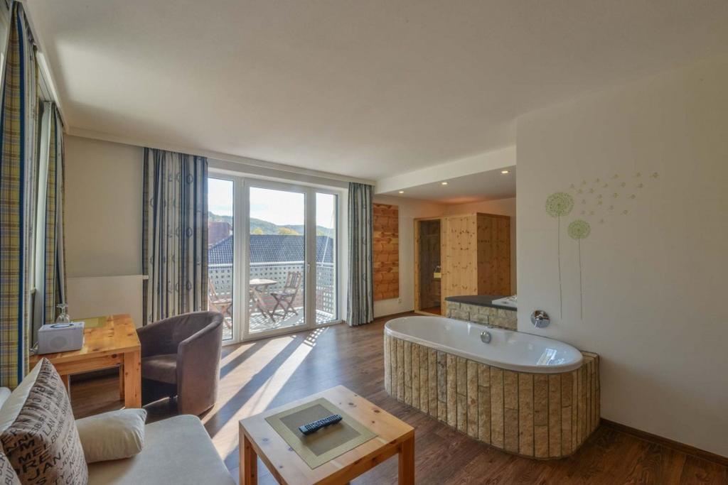 Hotel Gasthof Heckl Kinding Extérieur photo