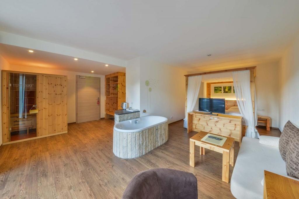 Hotel Gasthof Heckl Kinding Extérieur photo